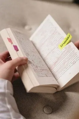 How to annotate a book for fun, annotate books