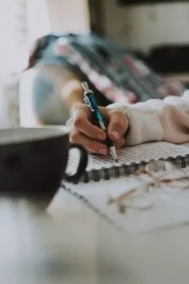 how to write a character bio